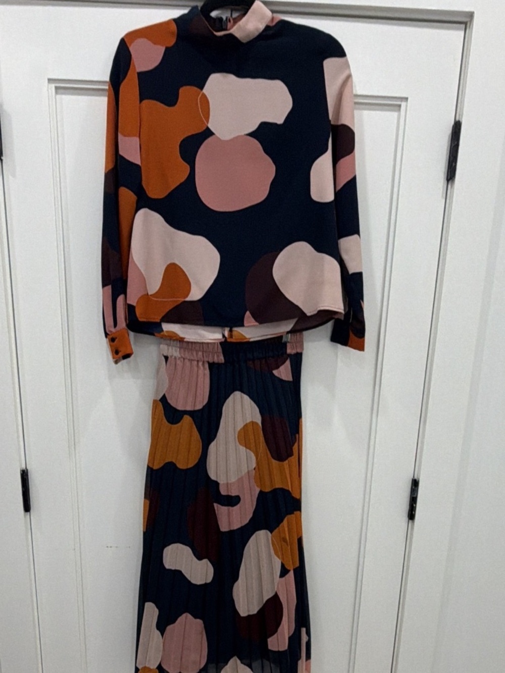Monki Women's Long Pleated Skirt XS Multicolor Abstract Chiffon Elastic Waist
